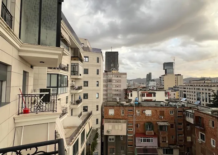 Milas House 2 公寓 地拉那